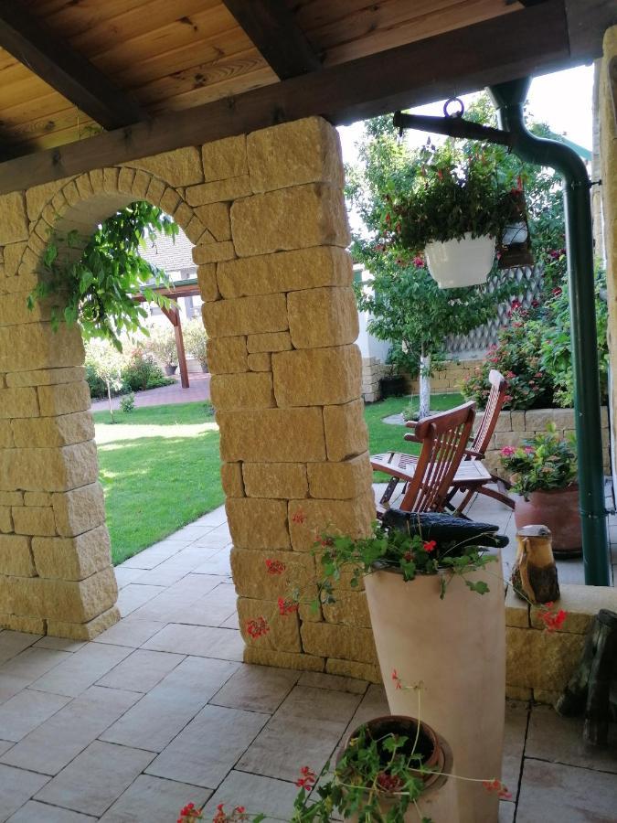 Hôtel Gastehaus Samira à Purbach am Neusiedlersee Extérieur photo