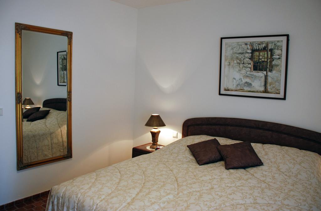 Hôtel Gastehaus Samira à Purbach am Neusiedlersee Extérieur photo