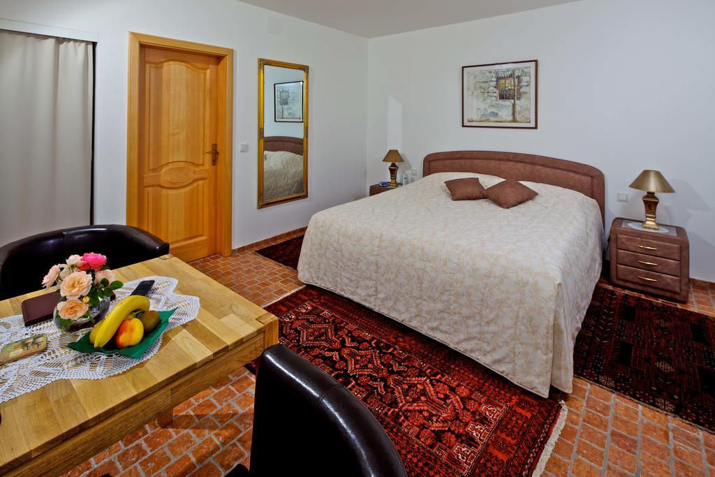 Hôtel Gastehaus Samira à Purbach am Neusiedlersee Chambre photo