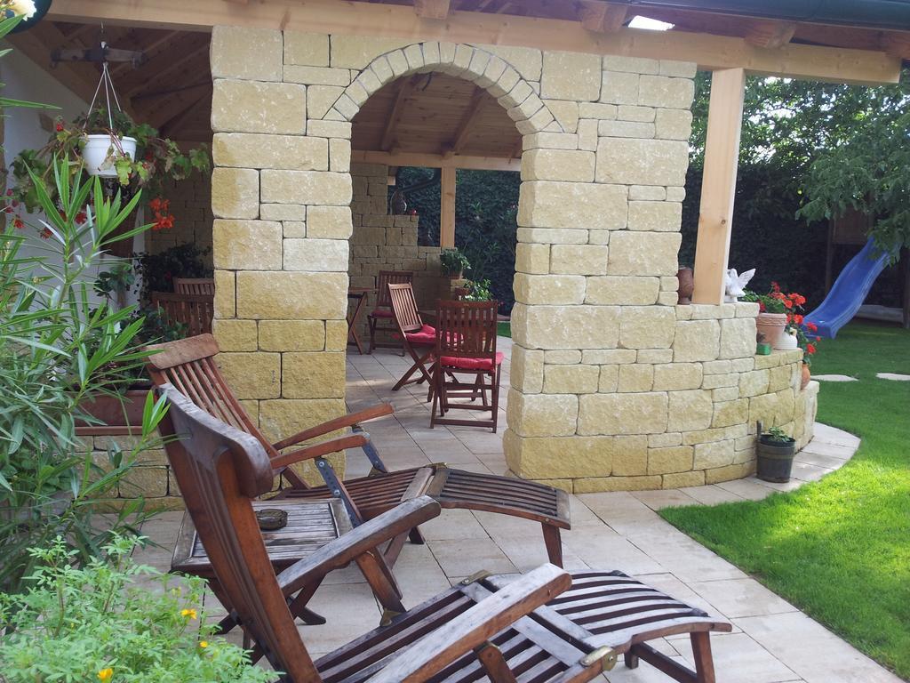 Hôtel Gastehaus Samira à Purbach am Neusiedlersee Extérieur photo